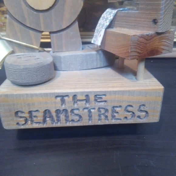 💎 1981 🔥🆕 Vintage 80s Seamstress Wood Carving Statue Don Mars USA made Sewing - Picture 4 of 16